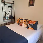 Perto Da Praia E Lindo